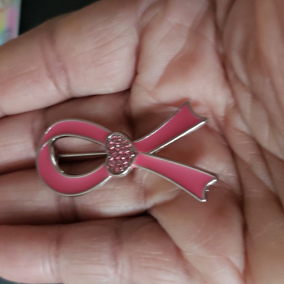 Pink Heart Ribbon Brooch - Picture 4 of 4